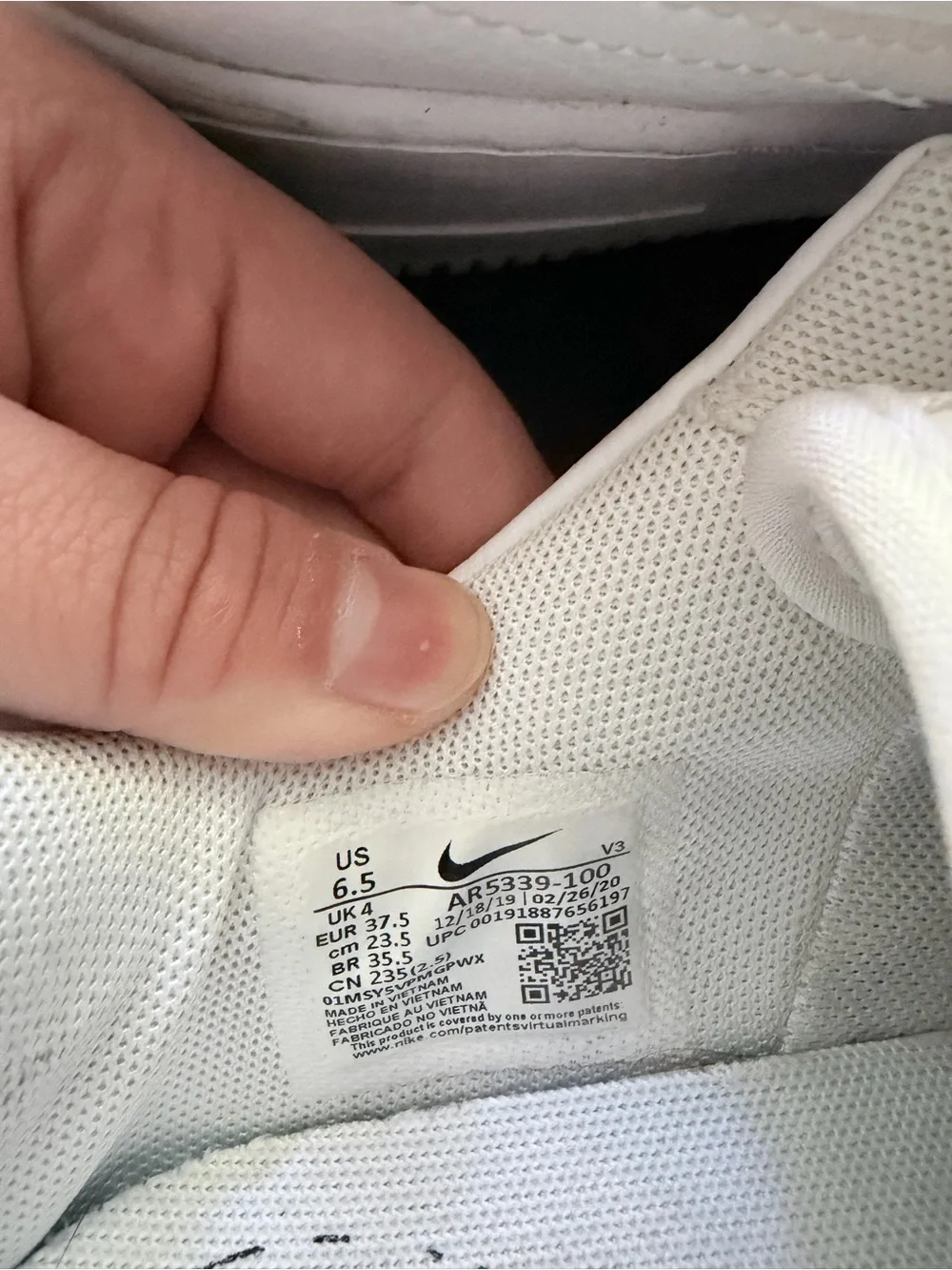 Nike Black Shoe Box with White Label - W AF1 SAGE LOW